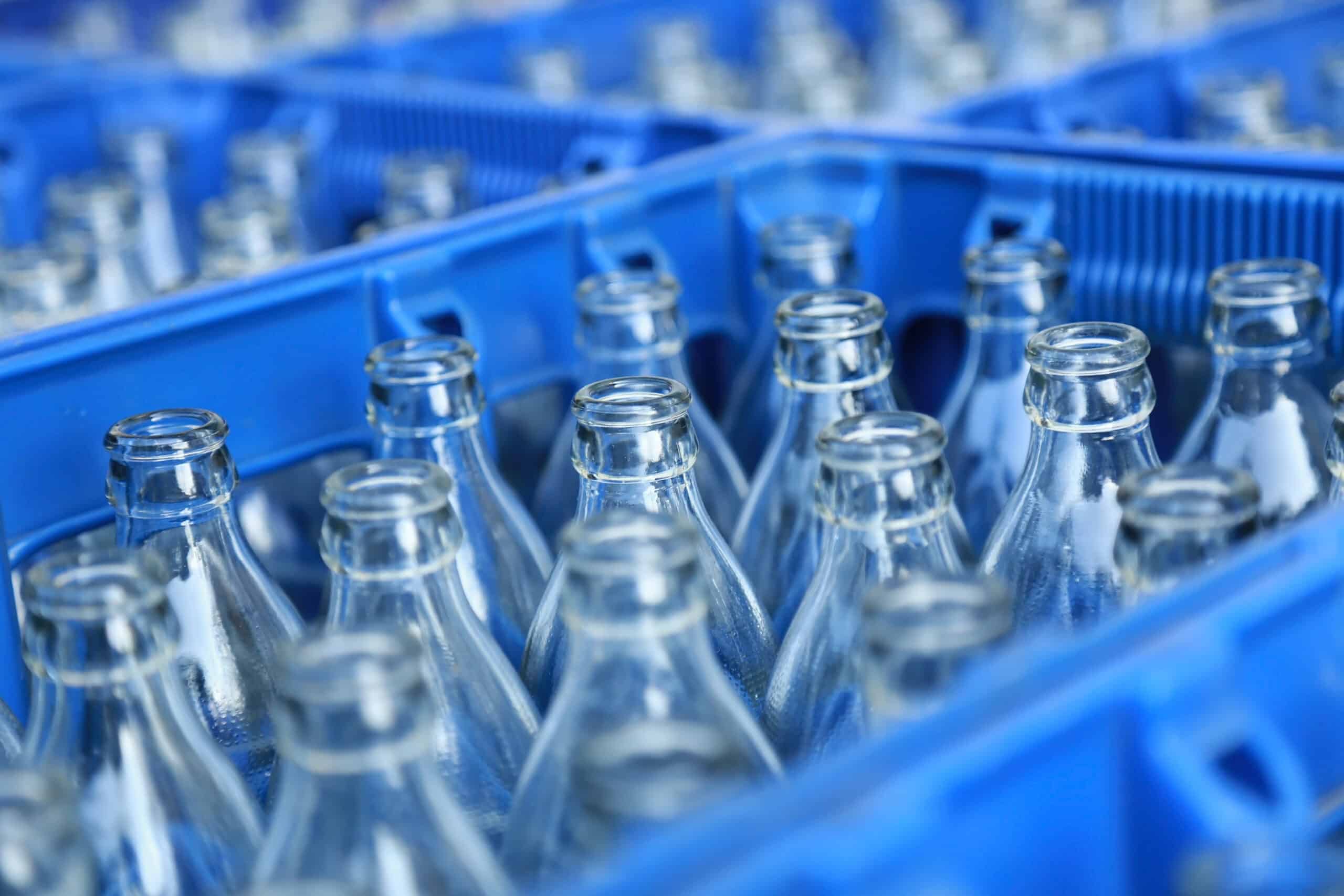 butelki po użyciu poddane recyklingowi